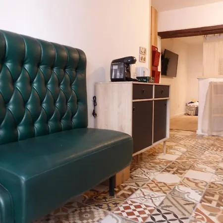 Maison Avec Justice Sur *